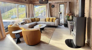 Spacious lodge with sauna, ski centre