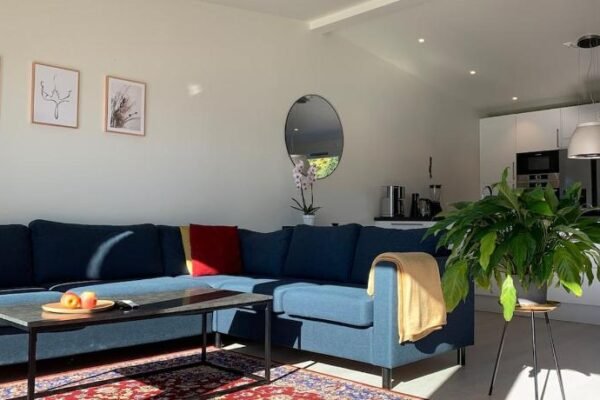 Elegant Townhouse, Breathtaking Views and Free Parking