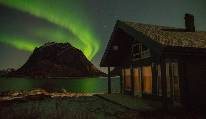 See Lofoten mountains midnight sun and nothern lights in Steigen