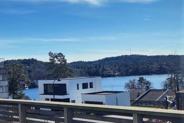 Modern leilighet med fin utsikt fra terrassen