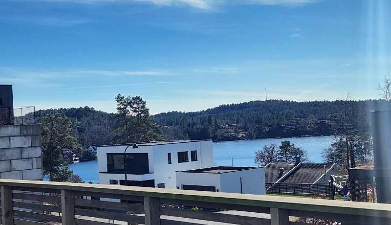 Modern leilighet med fin utsikt fra terrassen