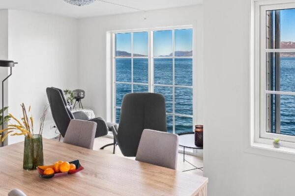 Komfortable Ferieleiligheter med Sjøutsikt