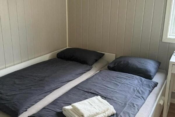 Room with shared kitchen and bathroom nr 3