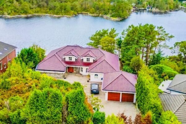 Waterfront Villa w/Boat&kayaks. 15min from Bergen