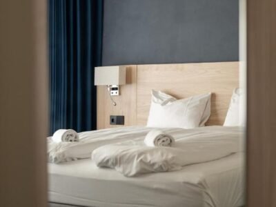 BREEZE Hotel Victoria – Self-Service