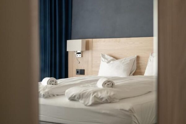 BREEZE Hotel Victoria – Self-Service