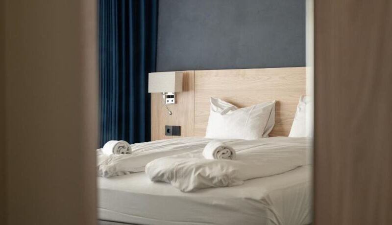 BREEZE Hotel Victoria – Self-Service