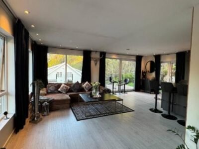 Tranquil home close to downtown