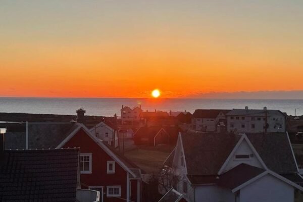 Havbris apartment with sea view in Borhaug, Farsund