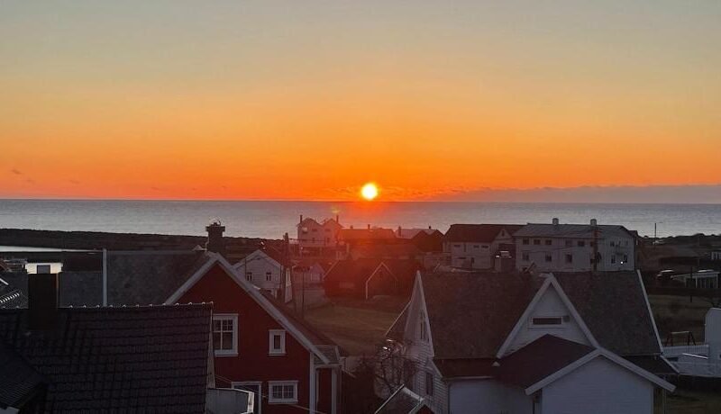 Havbris apartment with sea view in Borhaug, Farsund