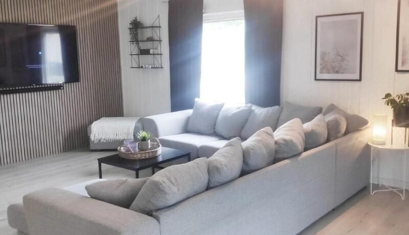 House with large hot tub in Bø, room for 2 families!