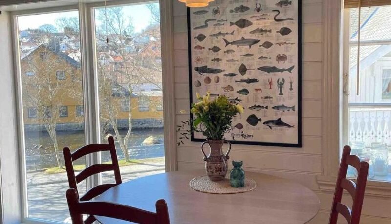 Central apartment with a loft in the middle of Egersund city center