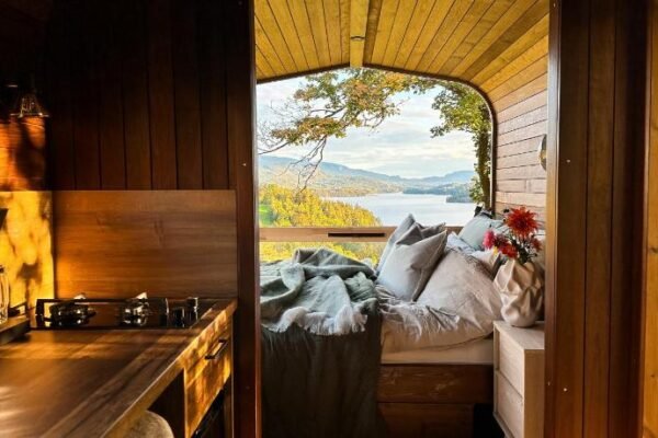 Unique stay with farm animals and stunning views Tiny House in Telemark