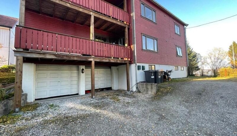 Arctic Skyview Retreat in Tromso – with parking