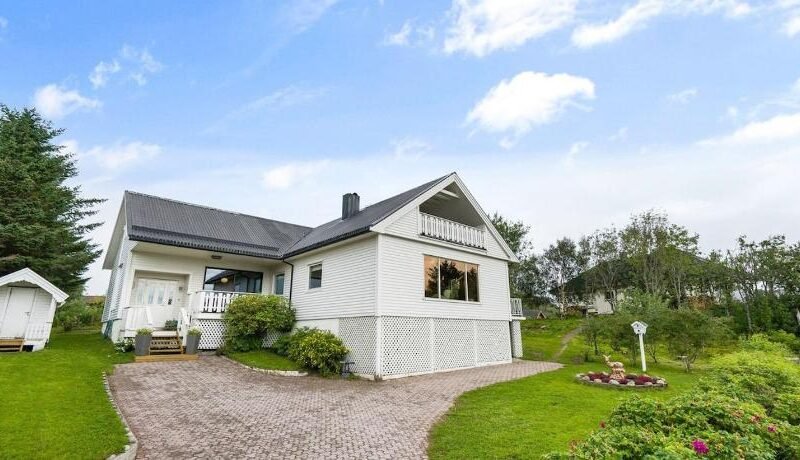 Lofoten Apartment 01