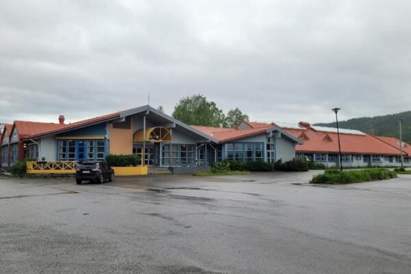 Trones Hotell & Camping