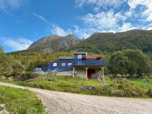 Spacious house, with boat, in beautiful landscape