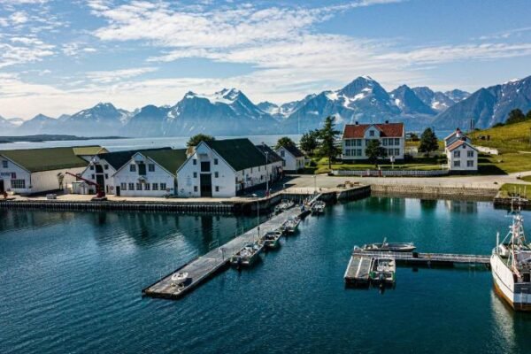 Lyngen Fjord Homes by Havnnes