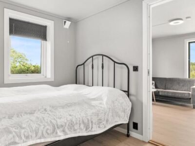 Sandefjord 1 bedroom kitchen and bathroom – Non smoking