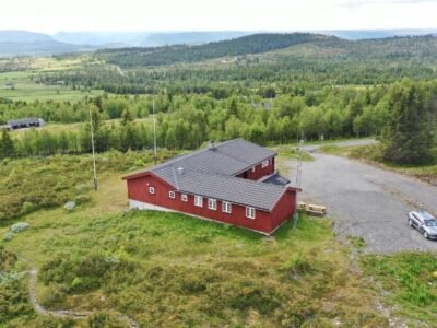 Red Cross Cabin, Spacious mountain lodge