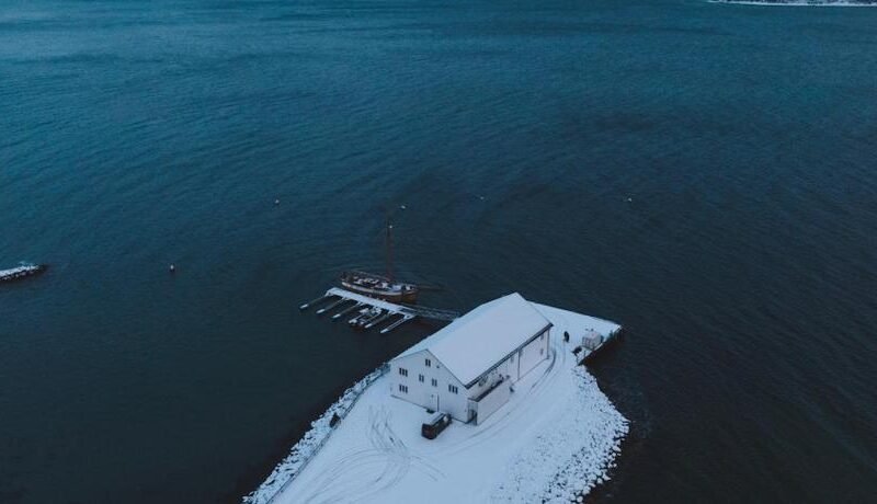 Arctic Ocean Lodge