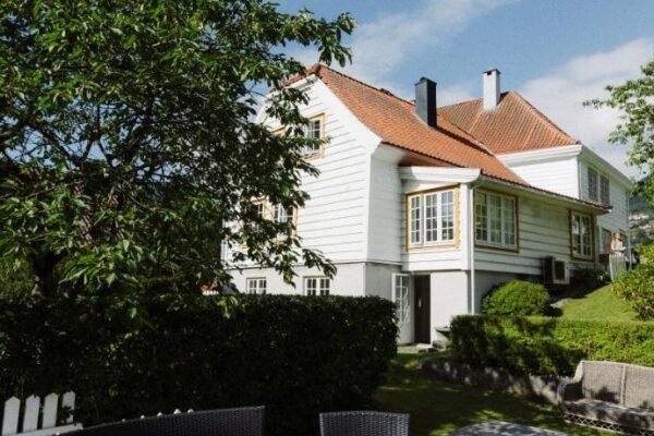 Stryn – house by the river
