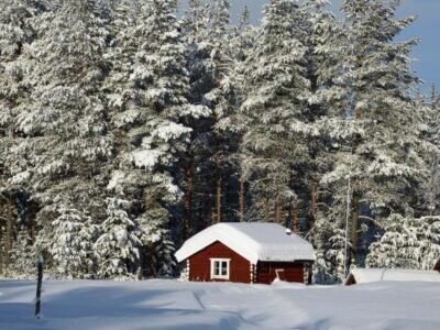 Hytte anno 1721 uten internett, strøm, vann – men med rødmalt utedo