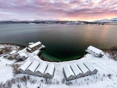Steam Pier Adventure Hotel
