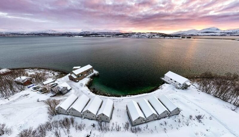 Steam Pier Adventure Hotel