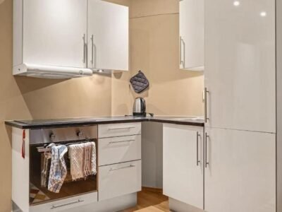 DINBNB Apartments l Historical Building I 100m To University Museum