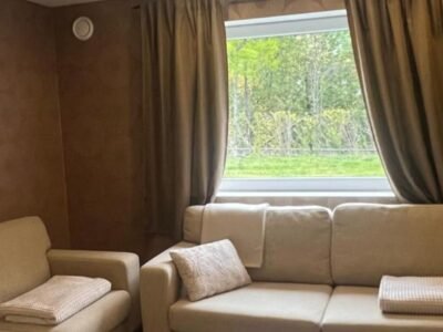 Sokkelleilighet i enebolig i Alesund nær stranden