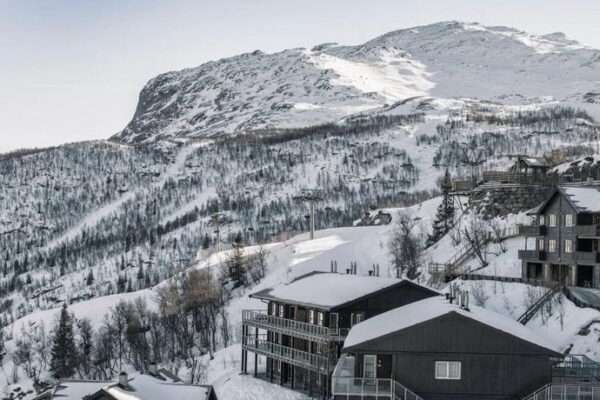 Ski in-Ski out with Sauna and Modern Mountain Comfort