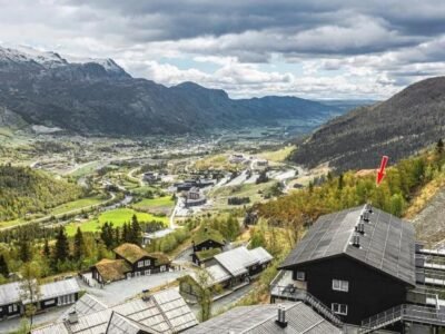 Large Ski in-Ski out Apartment for Groups