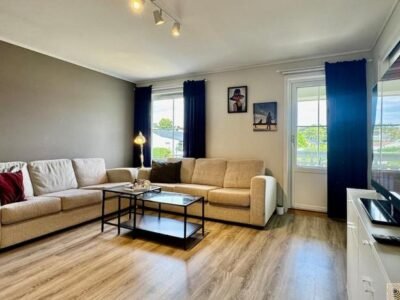 Seaside apartment 2 balconies & sea view Grimstad