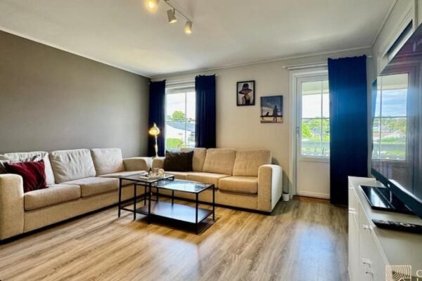 Seaside apartment 2 balconies & sea view Grimstad