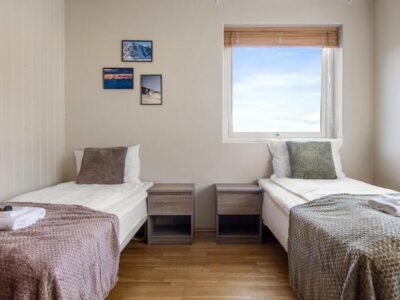 Cozy Studio Close to City, Kitchen & Parking