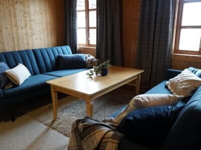 31 – Idarbua, real fisherman’s cabin in Lofoten