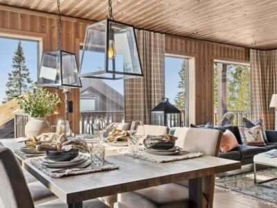 Large family cabin at Hafjell with ski in-ski out