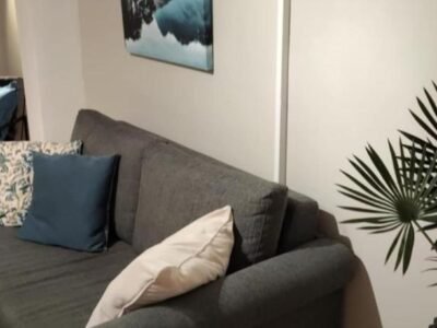 In the middle of the city, garden and parking!