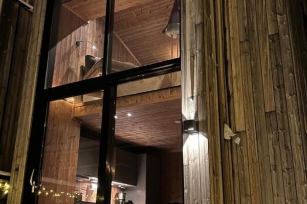 Charming and modern ski-in ski-out cottage