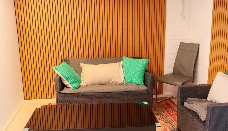 Cozy private house with free parking