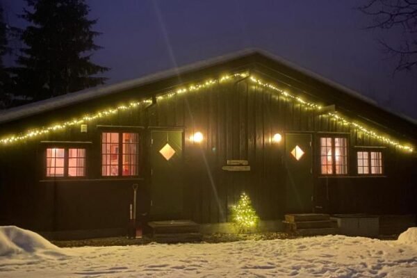 Newly renovated cabin near Al city center, mountains & ski resort