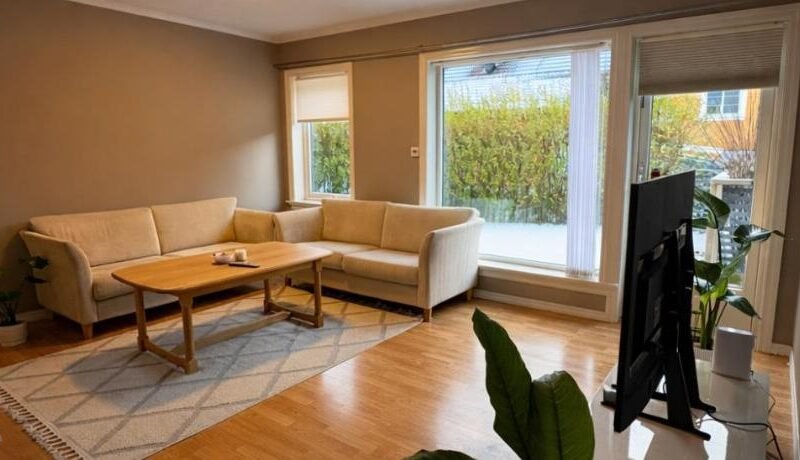 Cozy 2-Bedroom Apartment, 5 Min from the Zoo – Towels & Bed Linen Included