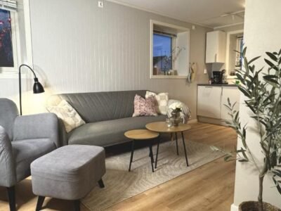 Cozy and Practical Apartment for Small Groups, Central Location