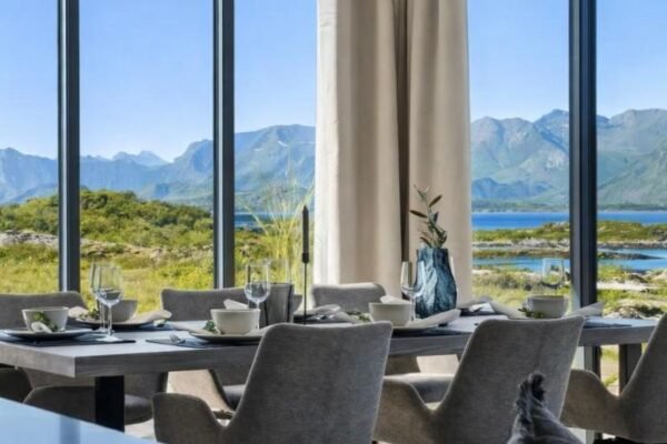 Luxury Cabin in beautiful Lofoten with Jacuzzi and sauna