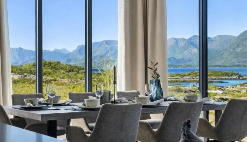 Luxury Cabin in beautiful Lofoten with Jacuzzi and sauna