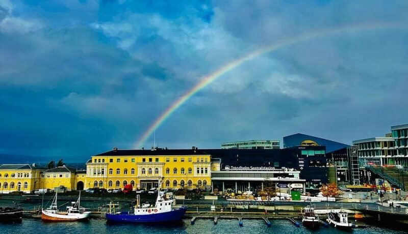 Riverside studioapartment 100m from trainstation!