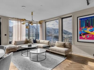 Luxury Downtown Apartment with Private Jacuzzi