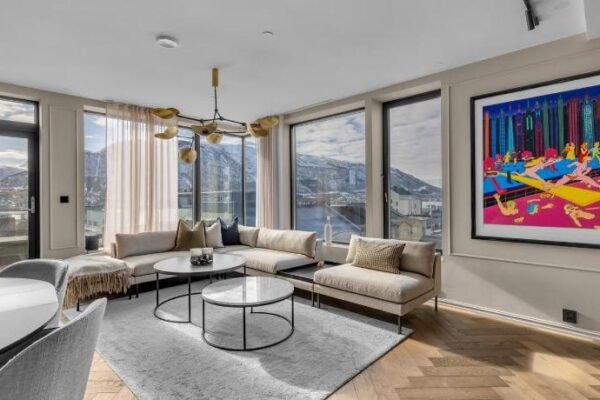 Luxury Downtown Apartment with Private Jacuzzi