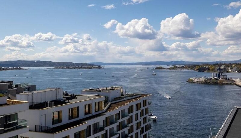 Apartment with stunning sea view and prime location